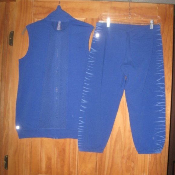 Fabletics Blue Hooded Zip Up Vest w/Mesh Back and Matching Crop Jogger Sweats - Picture 2 of 6